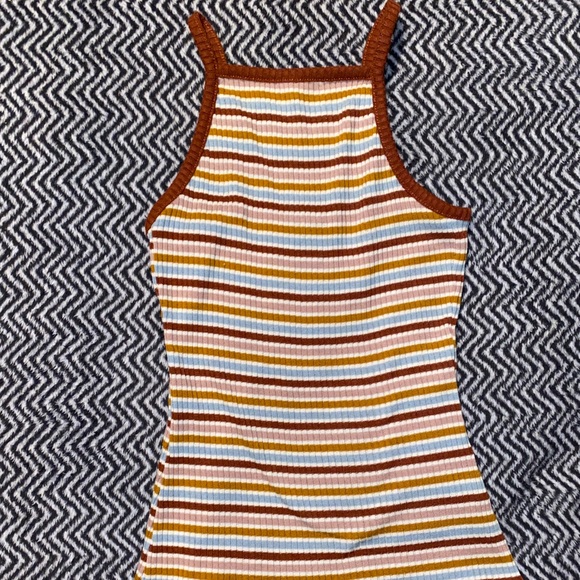 Rue 21 tank - Picture 2 of 3